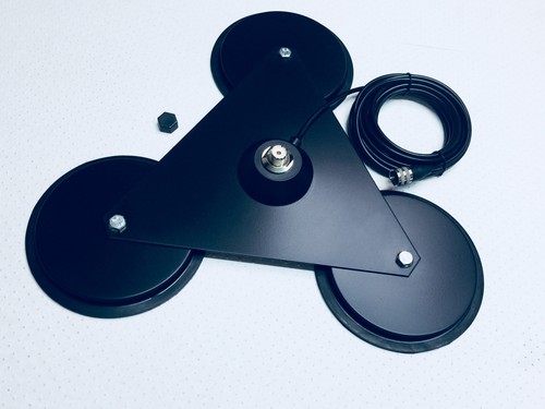 Triple base magnetic mag mount